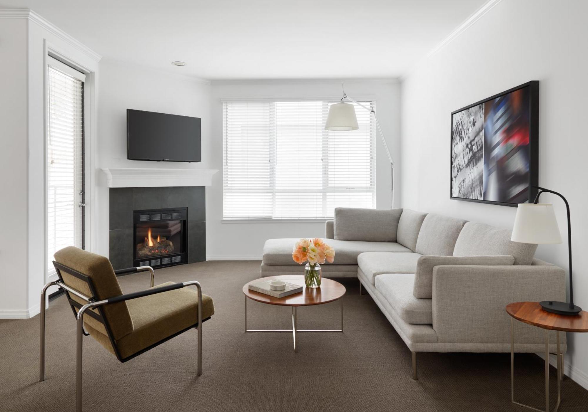 Apartahotel Aka Beverly Hills 4*
